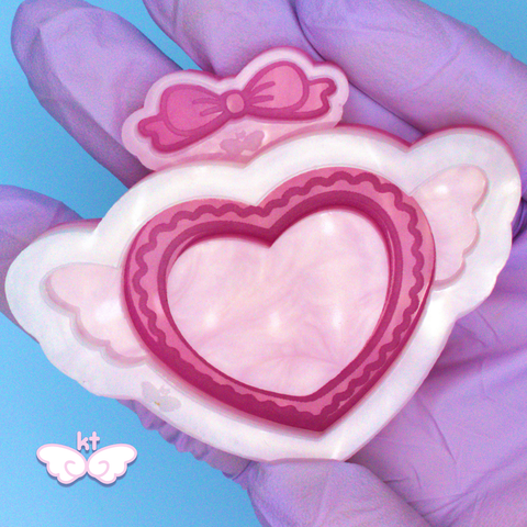 Heart With Wings & Bow Shaker Mold